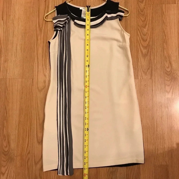 Esley Cream and Black Colorblock Shift Dress Small - Picture 8 of 8